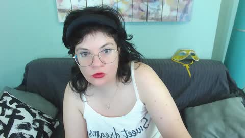 Snapshot of everly_rays chatting on February 6, 2:33 am Everly online show from February 6, 2:33 am