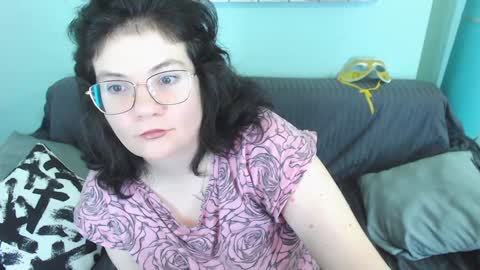 Snapshot of everly_rays chatting on February 7, 7:07 am Everly online show from February 7, 7:07 am