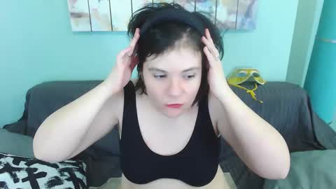 Snapshot of everly_rays chatting on February 18, 1:33 pm Everly online show from February 18, 1:33 pm