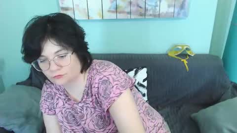 Snapshot of everly_rays chatting on February 20, 10:37 am Everly online show from February 20, 10:37 am