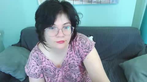 Snapshot of everly_rays chatting on February 20, 1:40 pm Everly online show from February 20, 1:40 pm
