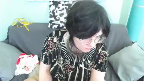 Snapshot of everly_rays chatting on March 6, 10:52 am Everly online show from March 6, 10:52 am