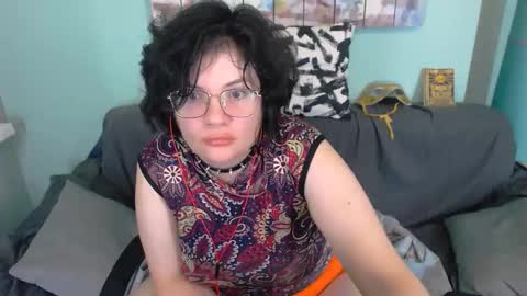 Snapshot of everly_rays chatting on September 19, 6:08 pm Everly online show from September 19, 6:08 pm