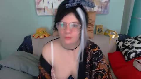 Everly online show from October 21, 4:51 pm