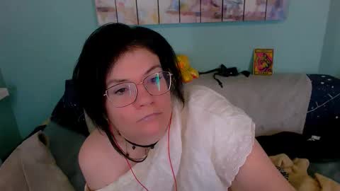 Everly online show from February 2, 5:00 pm