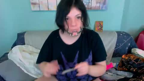 Everly online show from February 8, 4:38 am