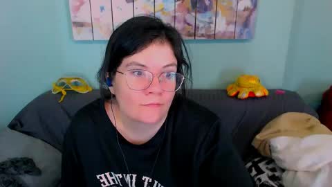 Everly online show from April 26, 4:59 pm