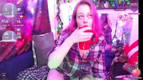 Snapshot of everlyester chatting on December 20, 6:35 pm Evie online show from December 20, 6:35 pm