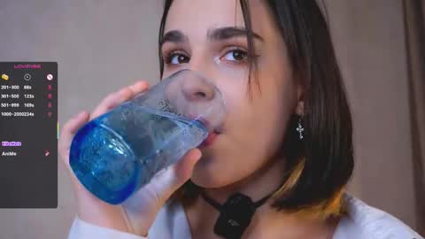 Snapshot of evervessi chatting on October 4, 3:26 am Anita online show from October 4, 3:26 am