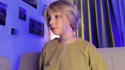 Snapshot of eves_eyes chatting on September 11, 10:37 am Forget me not eve on CB online show from September 11, 10:37 am