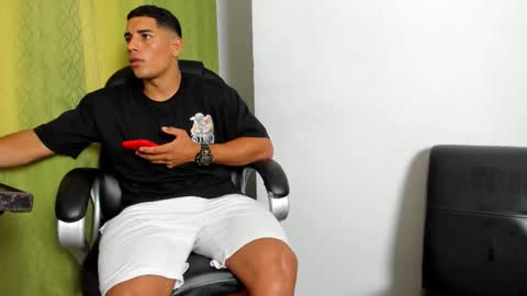 luis online show from March 29, 3:12 pm