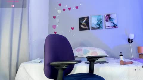 Snapshot of evha_galaw chatting on April 1, 1:41 pm Evha Gala online show from April 1, 1:41 pm