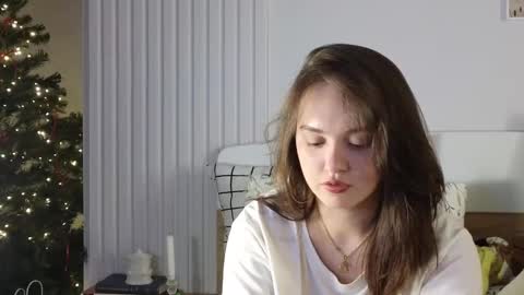 evi_woow online show from December 28, 7:01 pm