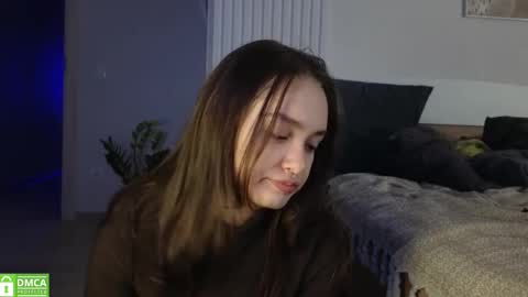 evi_woow online show from November 9, 9:13 pm