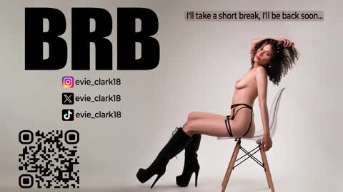 Snapshot of evie_clark_ chatting on February 28, 11:01 pm My name is Evie nice to meet you really get to know me better private is open online show from February 28, 11:01 pm