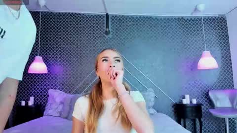 Snapshot of evie_demn chatting on March 13, 9:10 pm Evie Denm online show from March 13, 9:10 pm