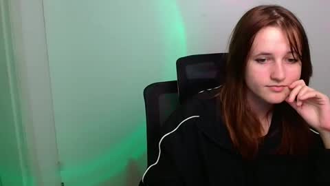 Evie online show from November 7, 2:06 pm