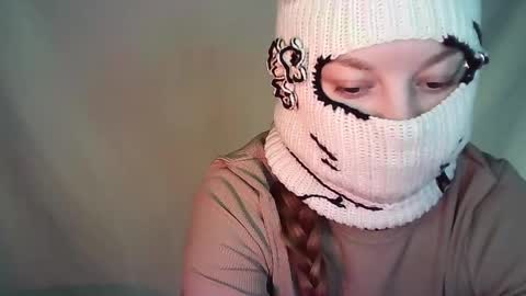 Renesme White Im here from Monday to Friday online show from May 11, 2:28 am