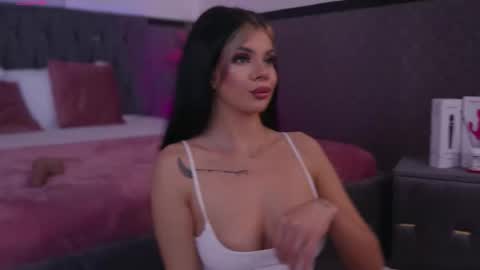 EvieeBliss online show from March 26, 9:15 am