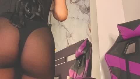 Snapshot of eviegothel_ chatting on March 4, 11:49 am eviegothel_ online show from March 4, 11:49 am