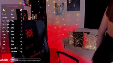 Evie online show from December 22, 9:42 pm