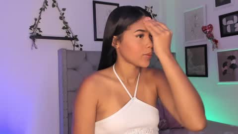 Snapshot of evieh1_ chatting on January 15, 9:24 am Ivi Alejandra online show from January 15, 9:24 am