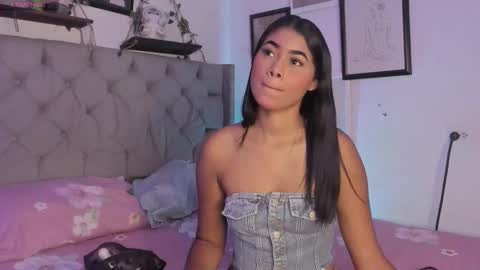 Snapshot of evieh1_ chatting on September 26, 3:21 am Ivi Alejandra online show from September 26, 3:21 am