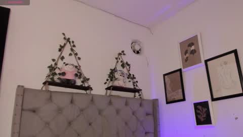 Ivi Alejandra  online show from January 16, 6:56 pm