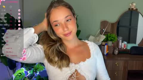Snapshot of evielina chatting on April 13, 11:32 pm evielina online show from April 13, 11:32 pm
