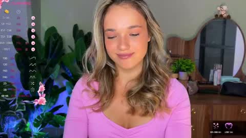 Snapshot of evielina chatting on April 28, 11:43 pm evielina online show from April 28, 11:43 pm