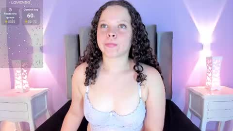 evierouse_ online show from June 16, 7:49 pm