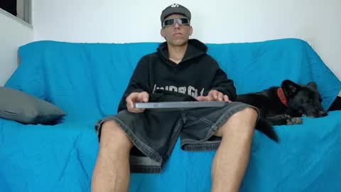 evil_boss1 online show from June 22, 2:35 am