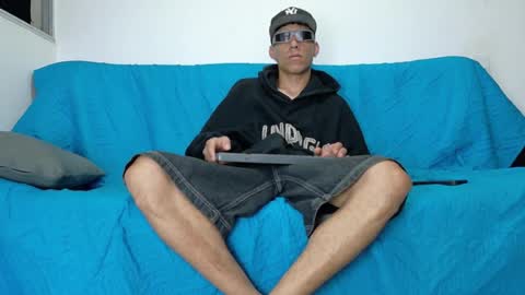 evil_boss1 online show from June 22, 3:25 am