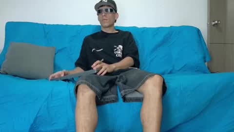 evil_boss1 online show from June 23, 5:27 am