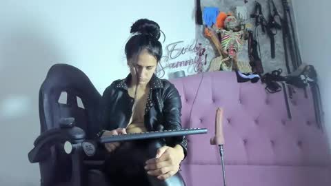 Mistress Sammy online show from November 18, 9:41 pm