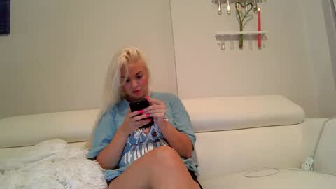 Badblondebunny online show from December 2, 12:41 am