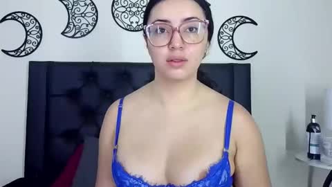 Snapshot of evoletmk chatting on January 18, 11:25 am Evolet online show from January 18, 11:25 am