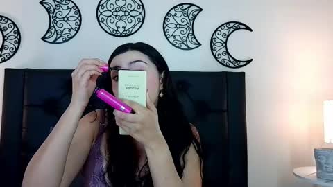 Snapshot of evoletmk chatting on February 6, 6:00 pm Evolet online show from February 6, 6:00 pm