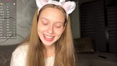 Snapshot of evonnesilvestre chatting on November 19, 3:23 pm Eva online show from November 19, 3:23 pm