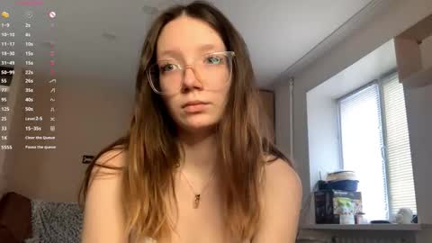 Snapshot of evonnesilvestre chatting on December 16, 7:13 am Eva online show from December 16, 7:13 am