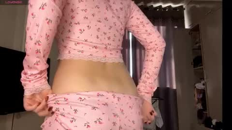 Snapshot of evonnesilvestre chatting on January 10, 5:31 am Eva online show from January 10, 5:31 am