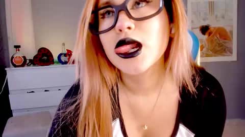 evva_foxxy online show from September 22, 3:58 pm