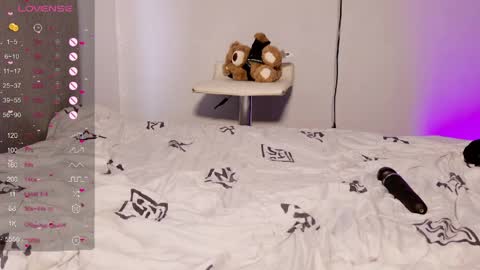 evva_foxxy online show from April 6, 4:19 pm