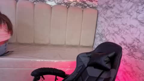 Hi Stream 1000pm to 600am online show from December 22, 3:47 am