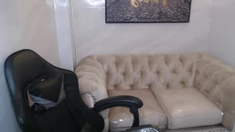 Hi Stream 1000pm to 600am online show from May 12, 9:01 pm