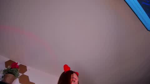 Snapshot of evy_orange1 chatting on February 15, 3:36 am EVY online show from February 15, 3:36 am