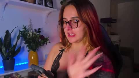 Snapshot of evy_orange1 chatting on February 24, 2:53 am EVY online show from February 24, 2:53 am