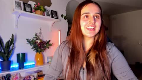 Snapshot of evy_orange1 chatting on March 18, 12:14 am EVY online show from March 18, 12:14 am