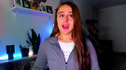 Snapshot of evy_orange1 chatting on March 26, 1:11 am EVY online show from March 26, 1:11 am