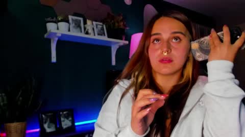 EVY online show from April 29, 12:37 am
